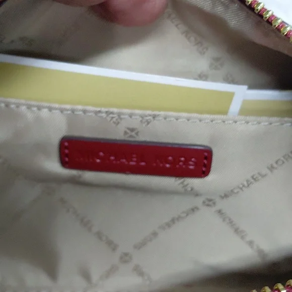 ❤️Michael Kors Shiny Red Travel Cosmetic Case Nwt❤️ - Picture 9 of 11